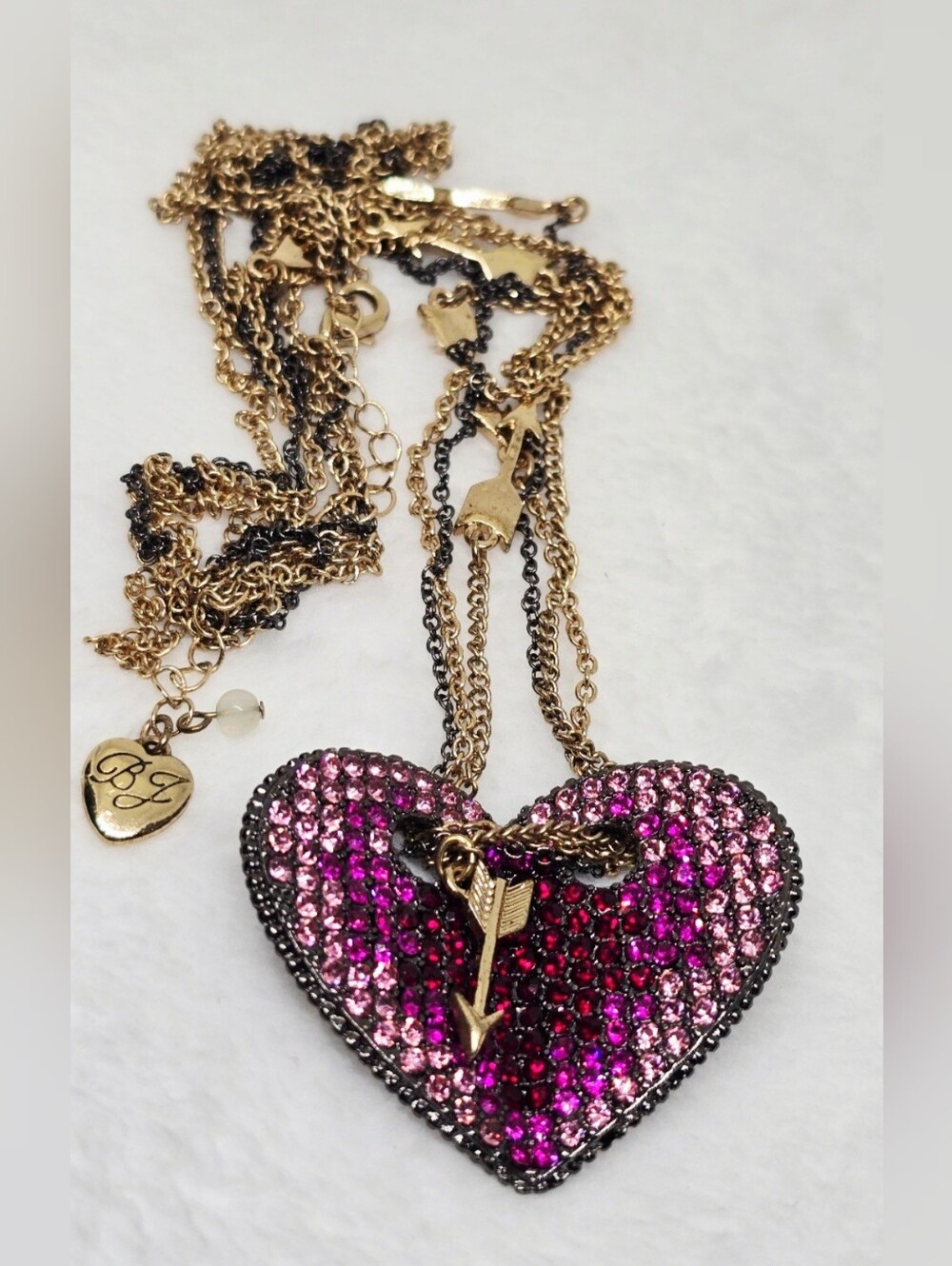 BETSEY JOHNSON Signed Rhinestone Paved 30" Pink Magenta Hearts Arrows Necklace
